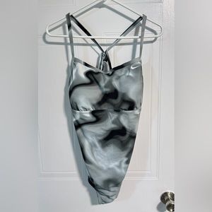 Nike Women one piece swimsuit grey marble size XL NWT